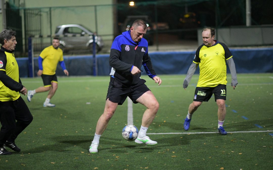 UZMI TAJ BOD PA LAGANO NA CUGU                                        